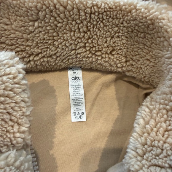 Alo Sherpa Zip Jacket – Tan / Camel - Picture 6 of 10